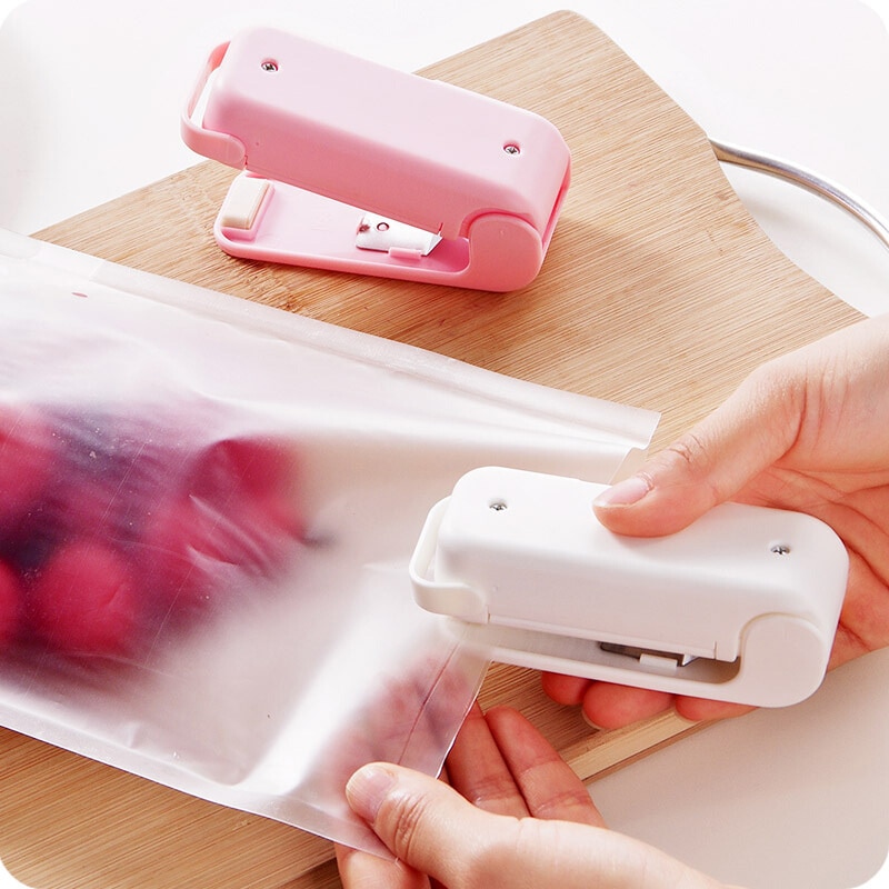 Portable Heat Sealer Plastic Package Storage Bag Mini Sealing Machine Handy Sticker and Seals for Food Snack Kitchen Accessories