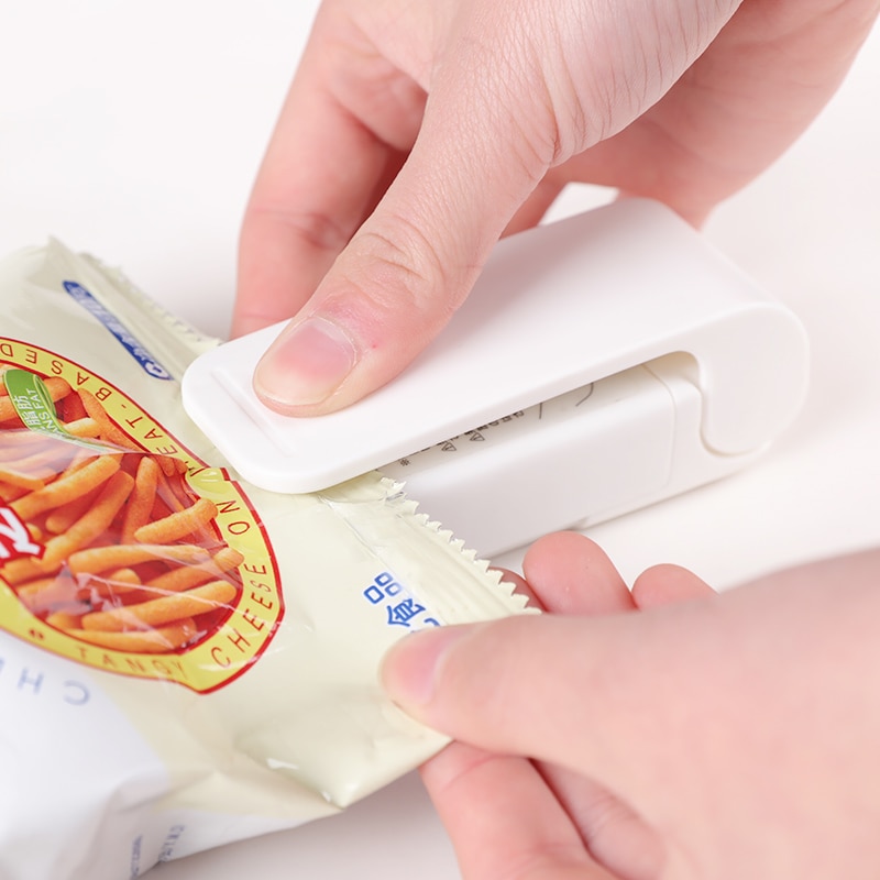 Portable Heat Sealer Plastic Package Storage Bag Mini Sealing Machine Handy Sticker and Seals for Food Snack Kitchen Accessories