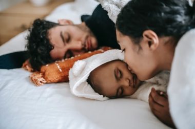 5 Essential Sleep Tips for New Parents